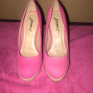 Hot pink heel